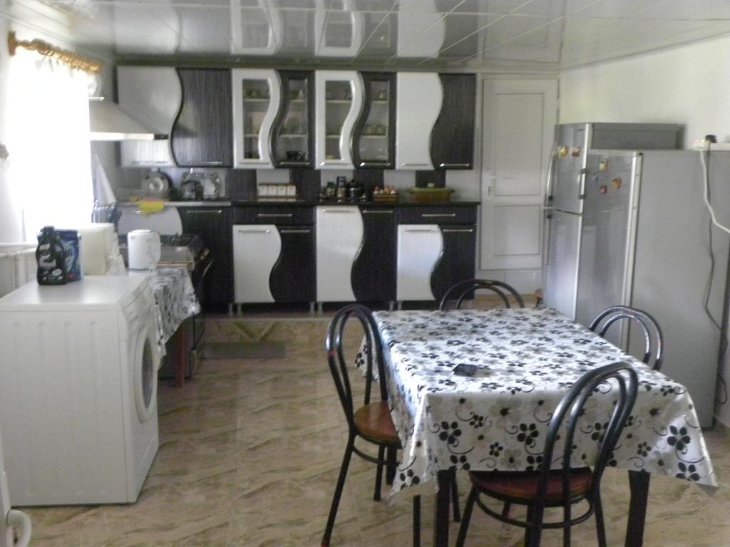 קזבגי Mikheil Pitskhelauri Guest House מראה חיצוני תמונה